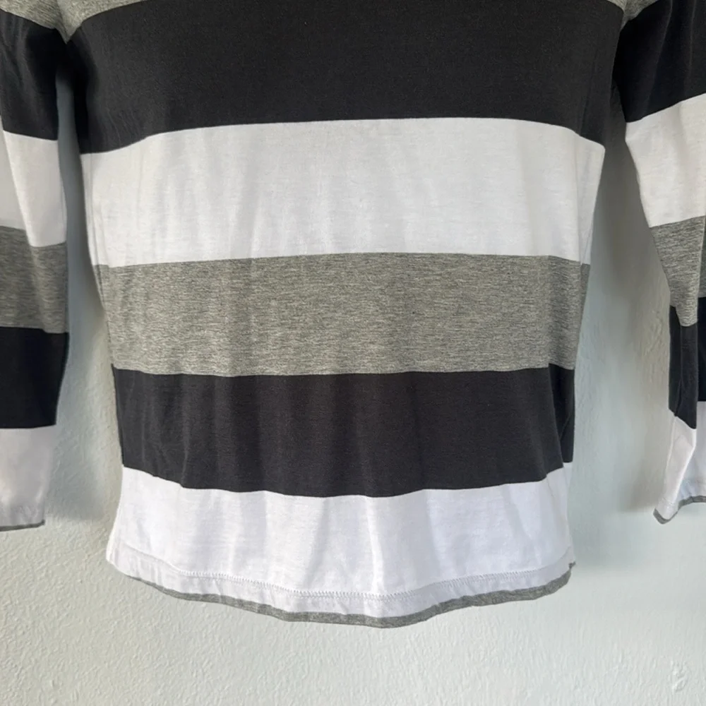 Old Navy boys black gray stripe long sleeve cotton tee size large